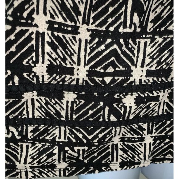 Lucky Brand Hatch Print Top Blouse Women’s Sz MEDIUM Black Ivory Crochet Trim - Picture 6 of 11